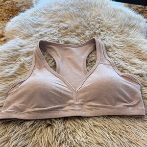 Beyond Yoga sports bra. Removable padding, size L. Beige color.